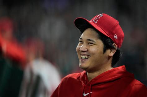 Shohei Ohtani rejoins the Angels amid cheers for the final weekend before an uncertain offseason